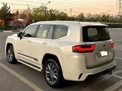 تۆیۆتا لاند کروزەر